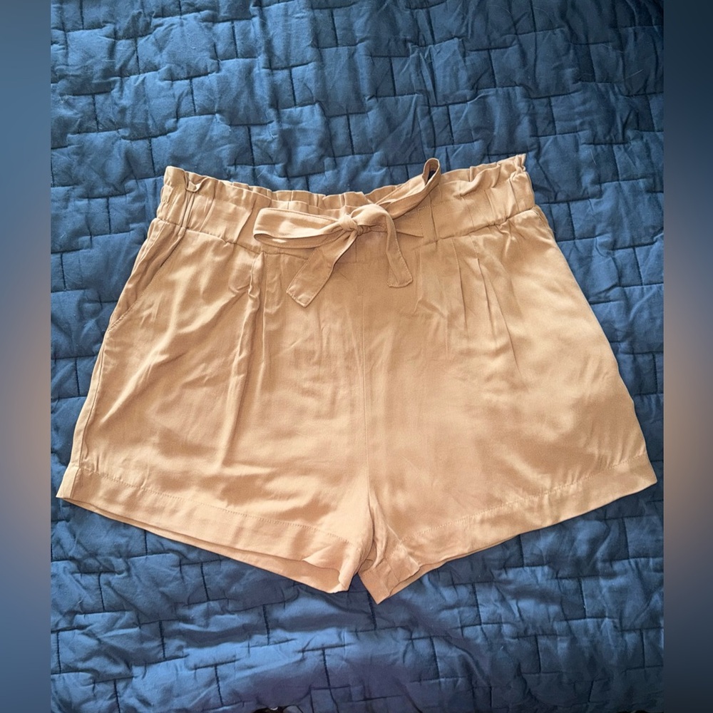Ambiance 100% Rayon Flowy Tan Women's Shorts 3” Like New